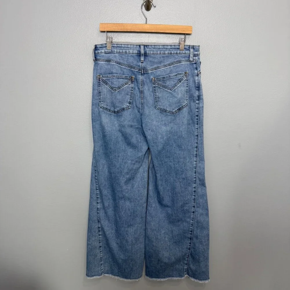 CHICO'S so slimming wide leg jeans size 1.5 or US 10R - Picture 6 of 7